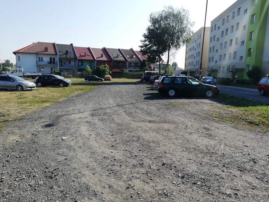 Ilustracja do artykuły: Nowe miejsca postojowe i droga.
